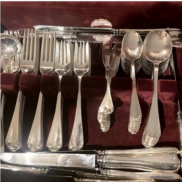 Luxurious Tiffany Co sterling flatware - Picture 12 of 16